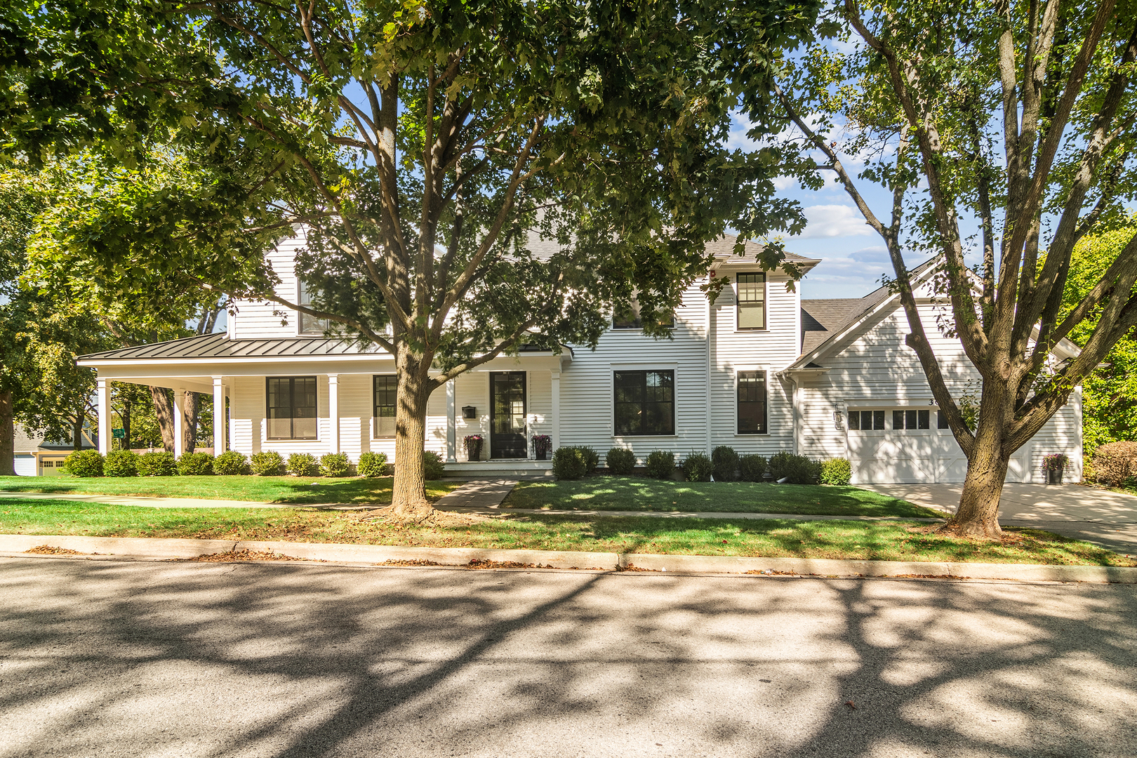 302 E Hillside Avenue