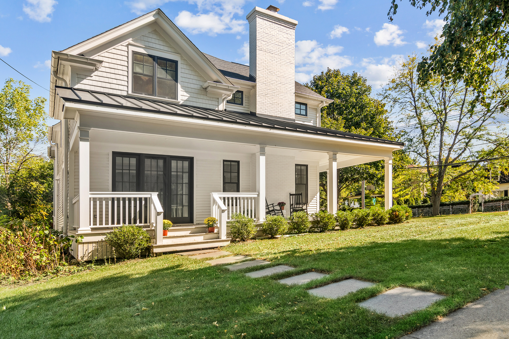 302 E Hillside Avenue