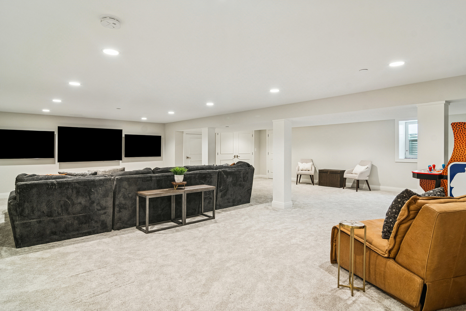 302 E Hillside Avenue