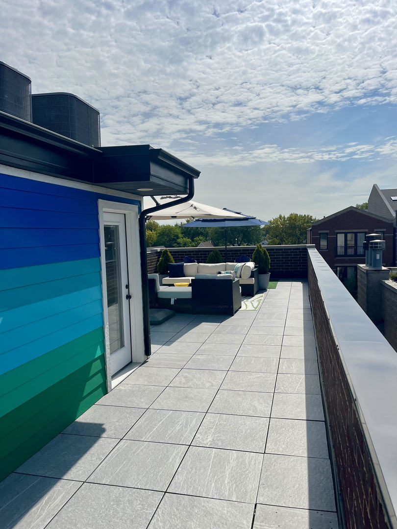 1922 W Belmont Avenue Unit: 3