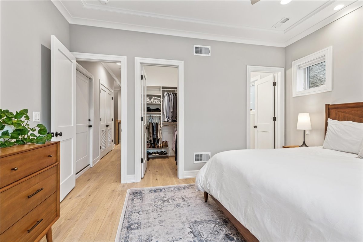 1922 W Belmont Avenue Unit: 3