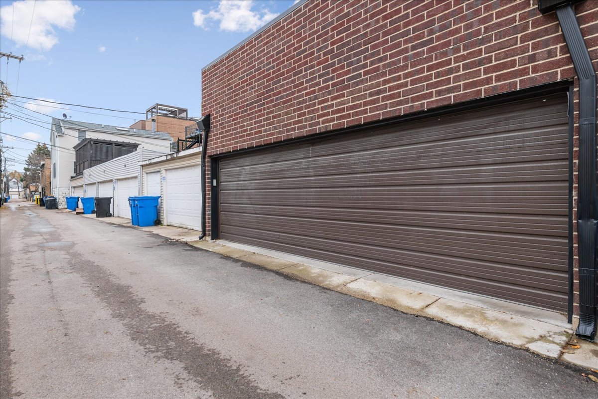 1922 W Belmont Avenue Unit: 3