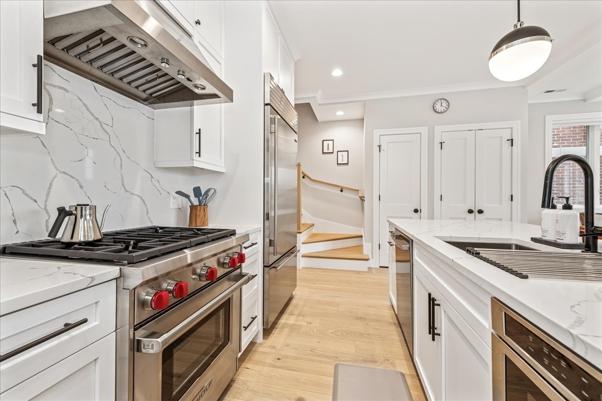 1922 W Belmont Avenue Unit: 3