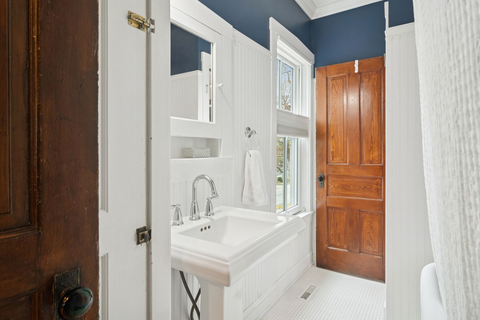 202 E Hillside Avenue