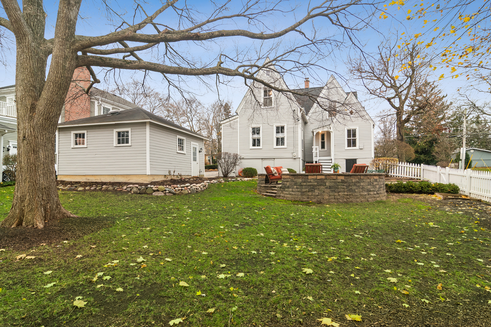 202 E Hillside Avenue