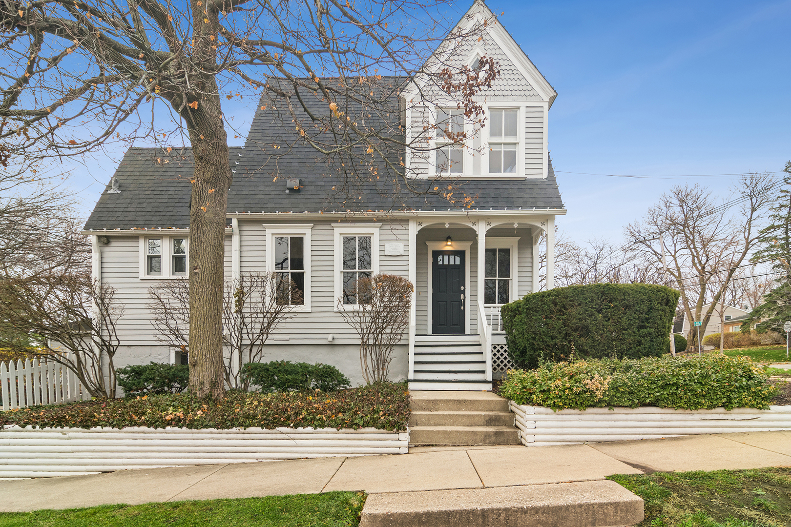 202 E Hillside Avenue