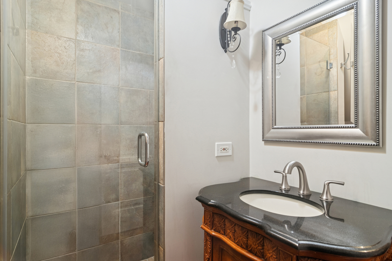 202 E Hillside Avenue