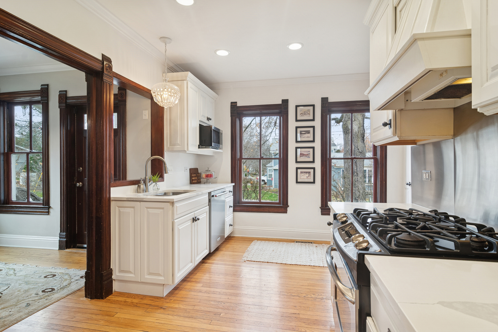 202 E Hillside Avenue