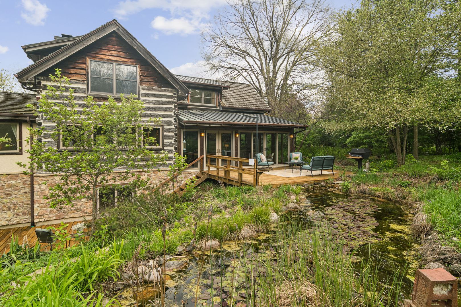 62 E Surrey Lane
