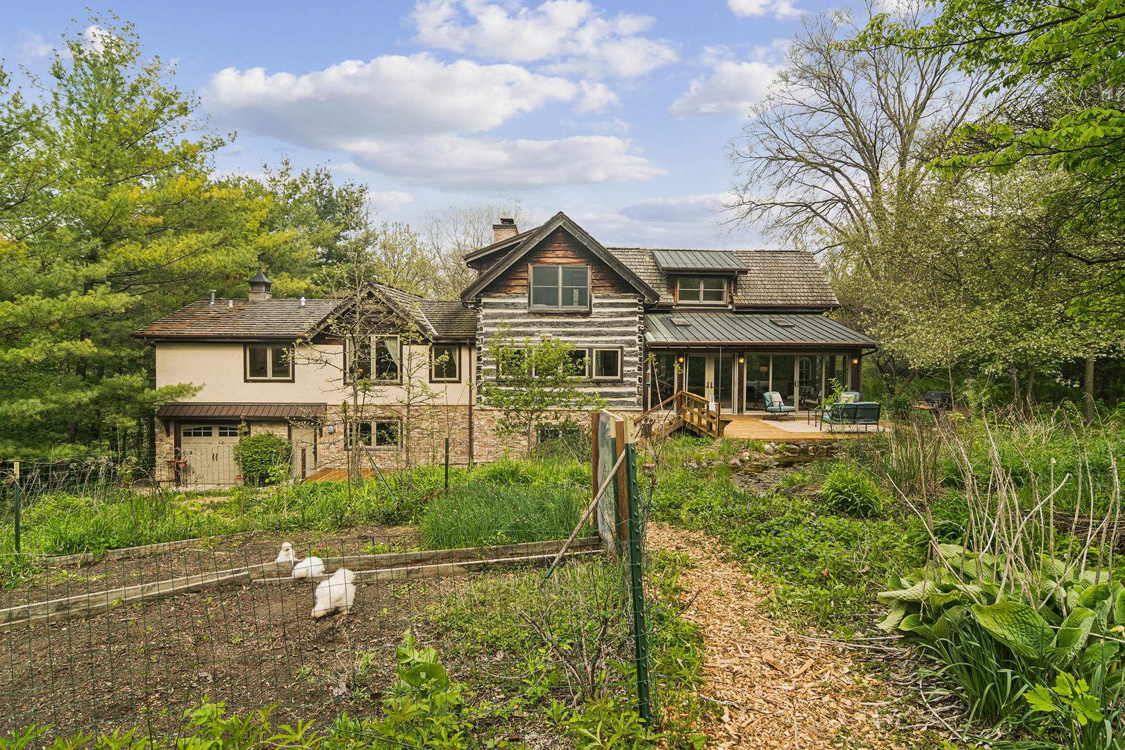 62 E Surrey Lane