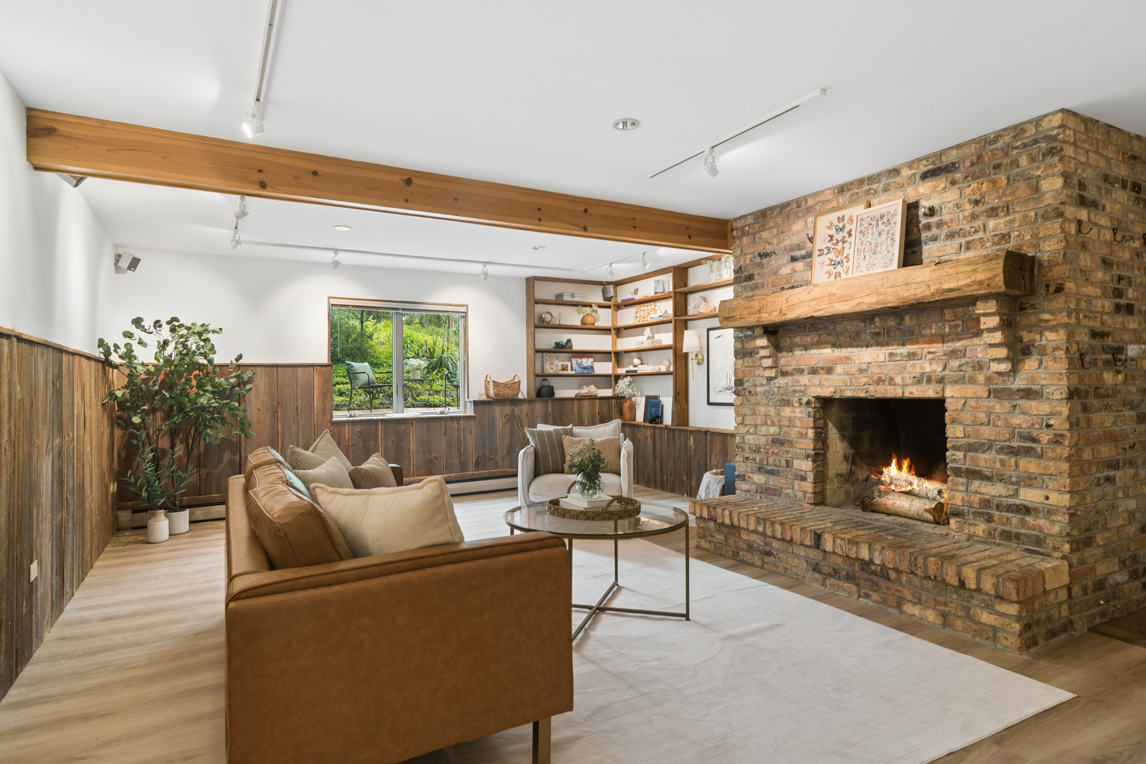 62 E Surrey Lane