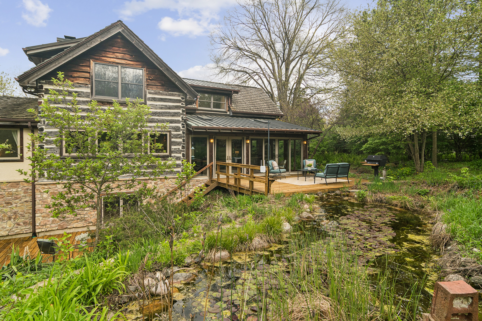 62 E Surrey Lane