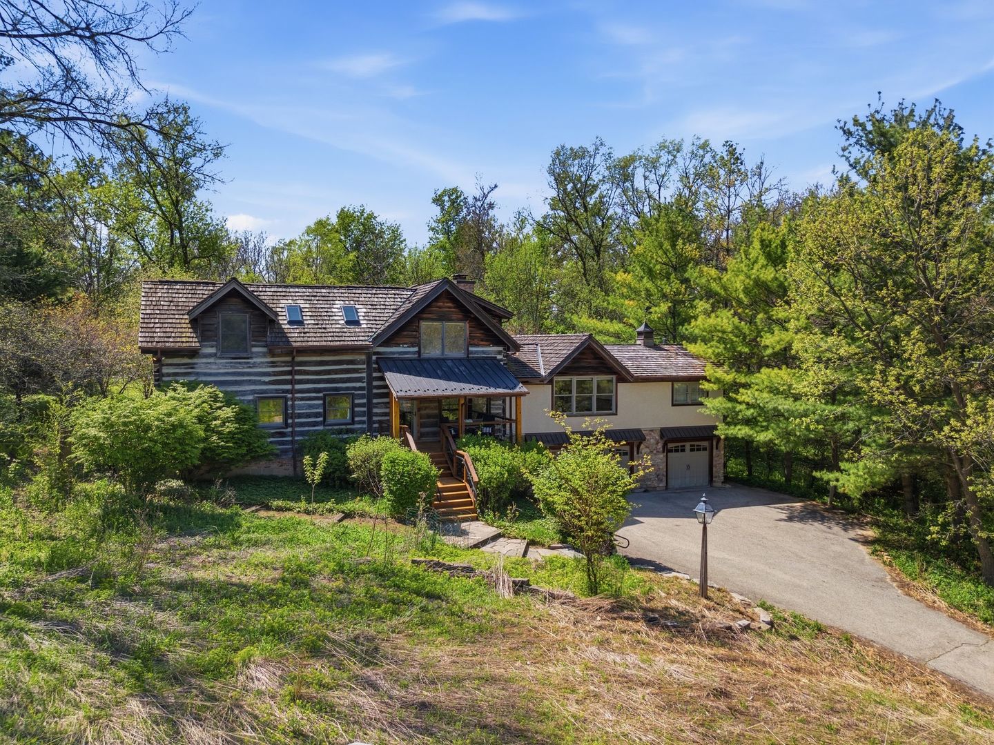 62 E Surrey Lane