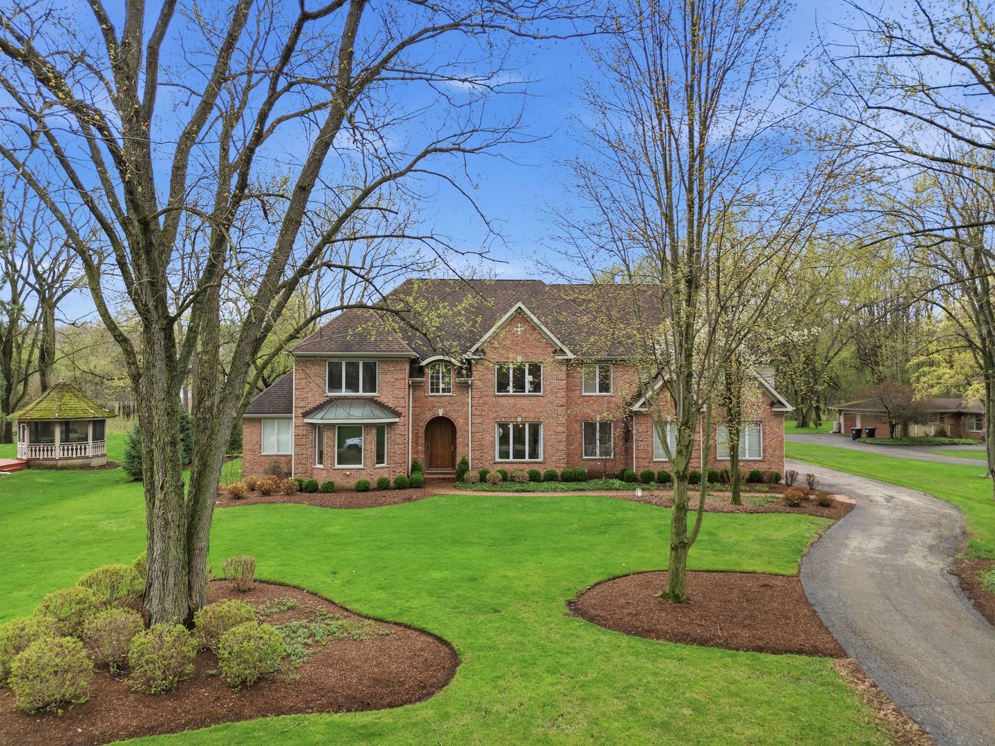 425 BROOKMONT Lane