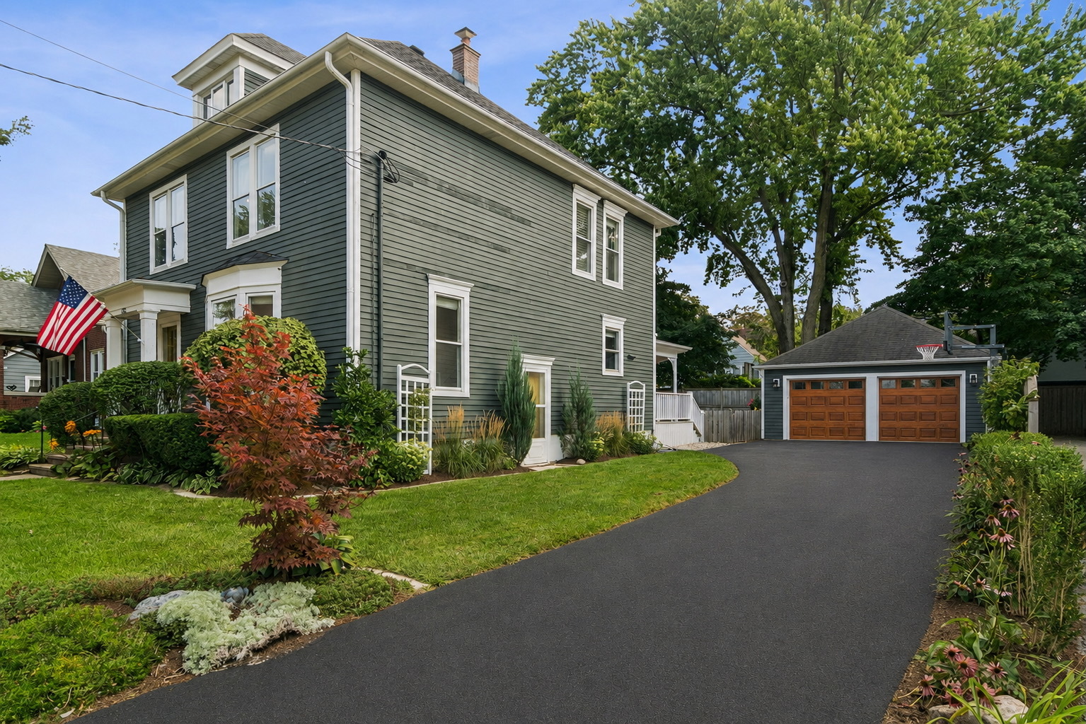 135 W Russell Street