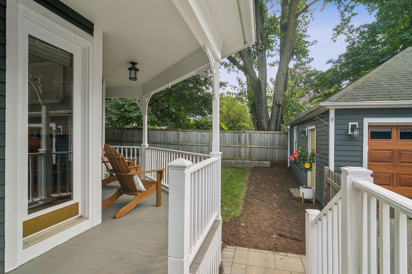 135 W Russell Street