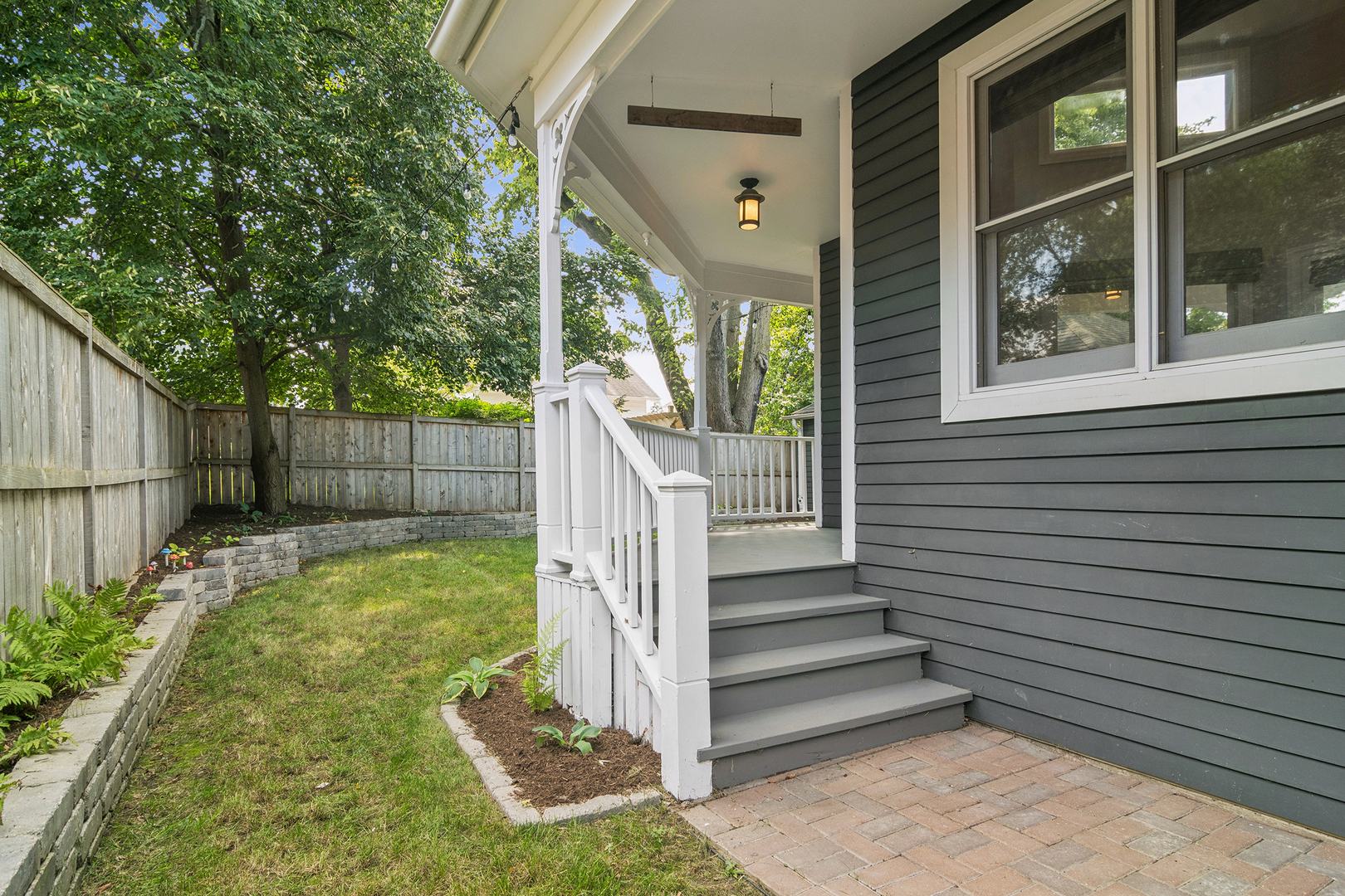135 W Russell Street