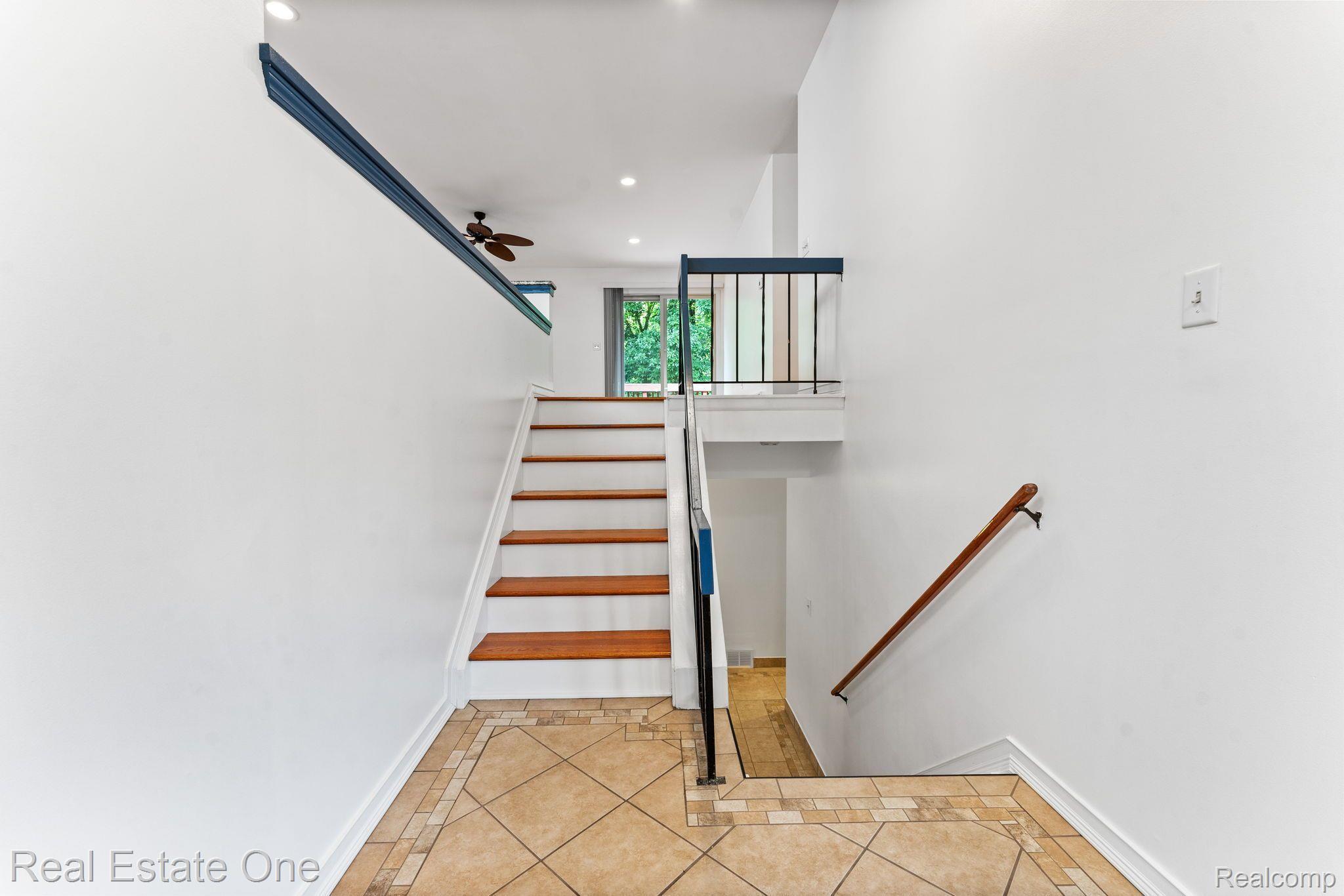 20127 WELLESLEY Street