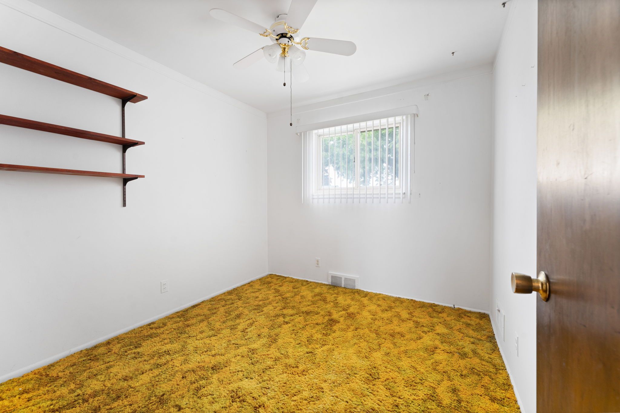631 CLOVERLAWN Boulevard