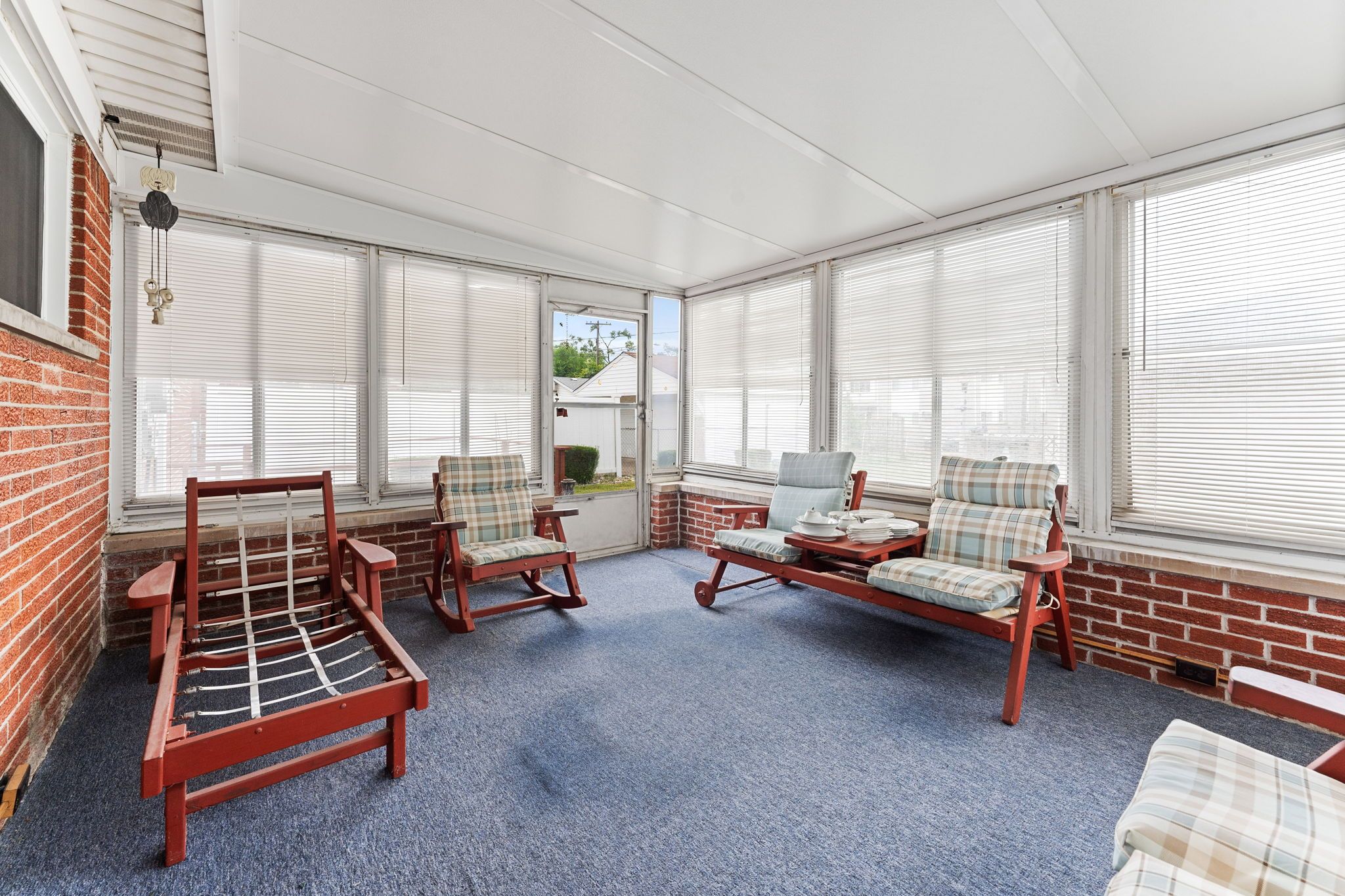 631 CLOVERLAWN Boulevard