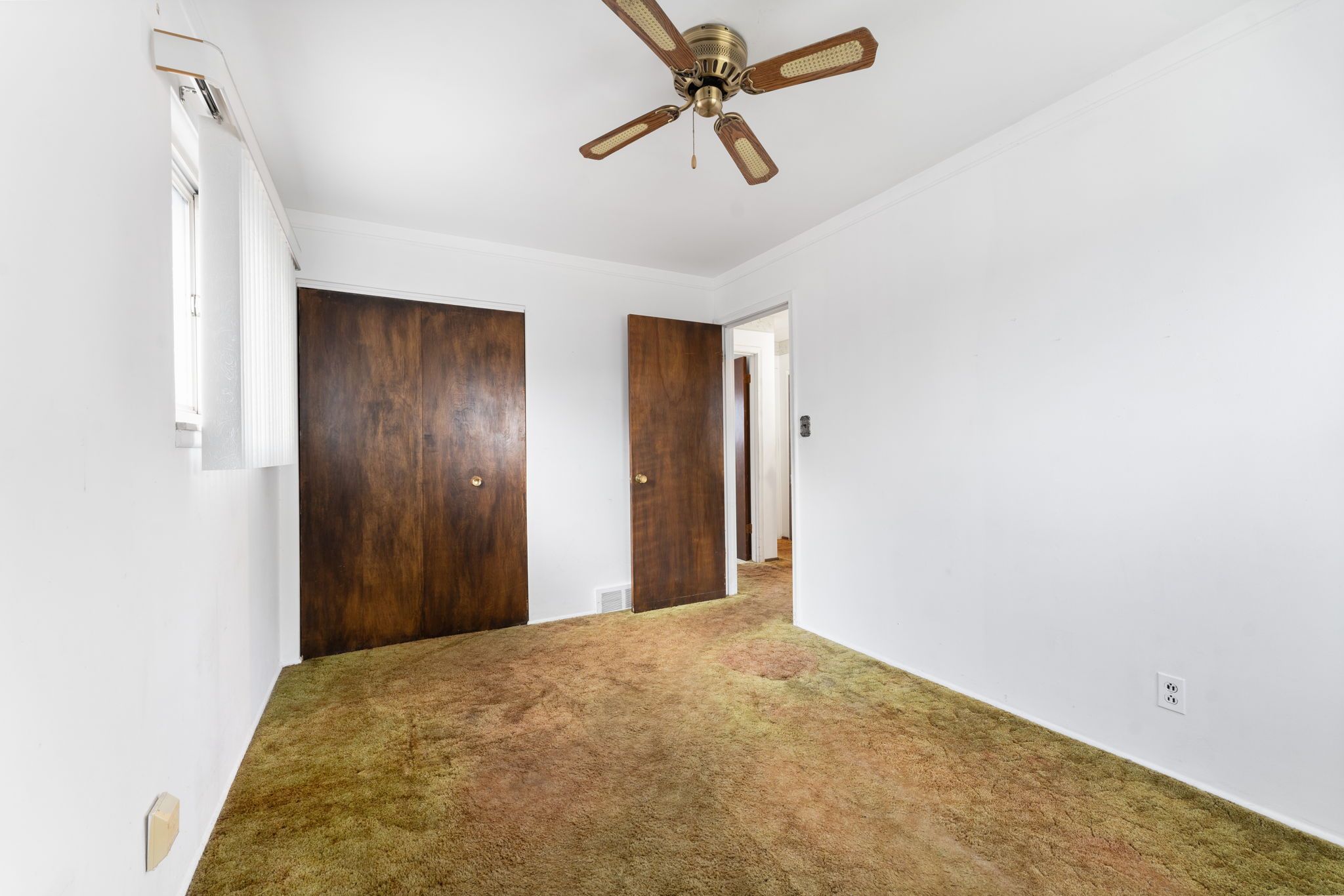 631 CLOVERLAWN Boulevard