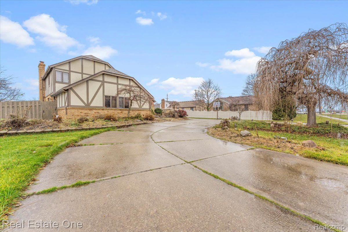 22305 KING Road