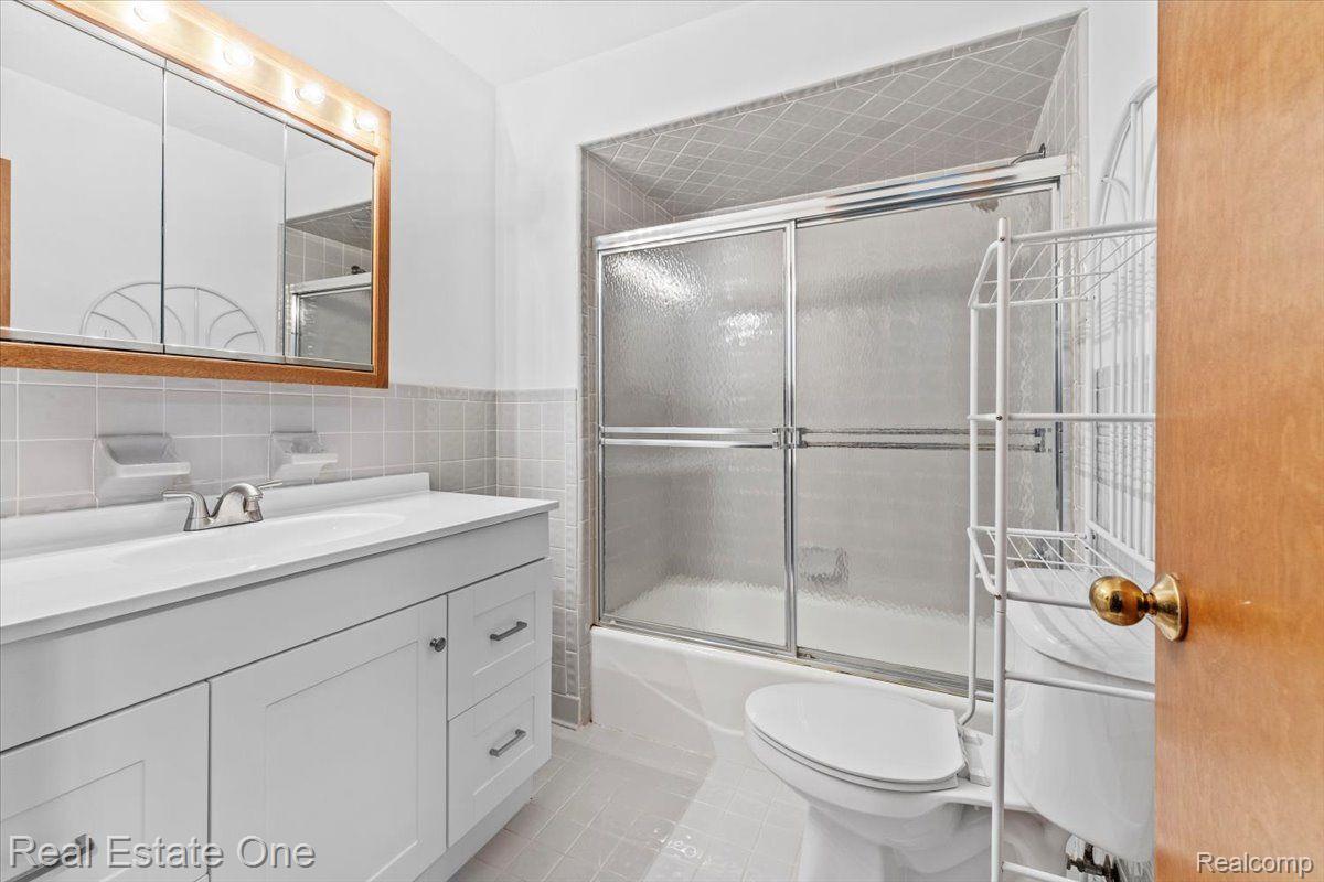 1525 HARBOUR 74