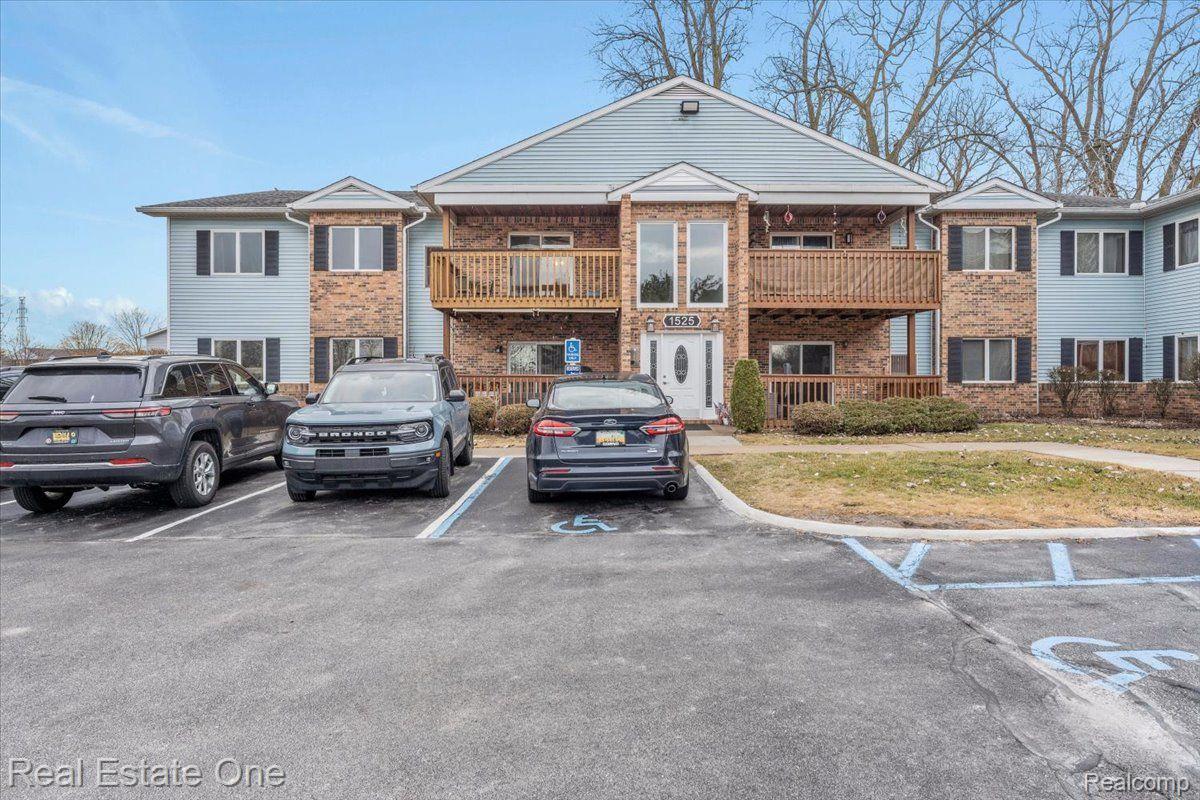 1525 HARBOUR 74