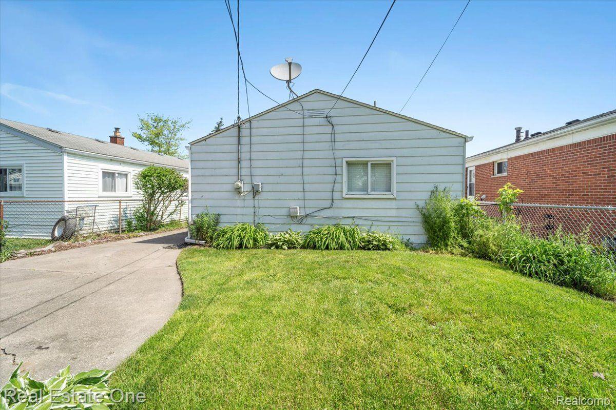 1423 REO Avenue