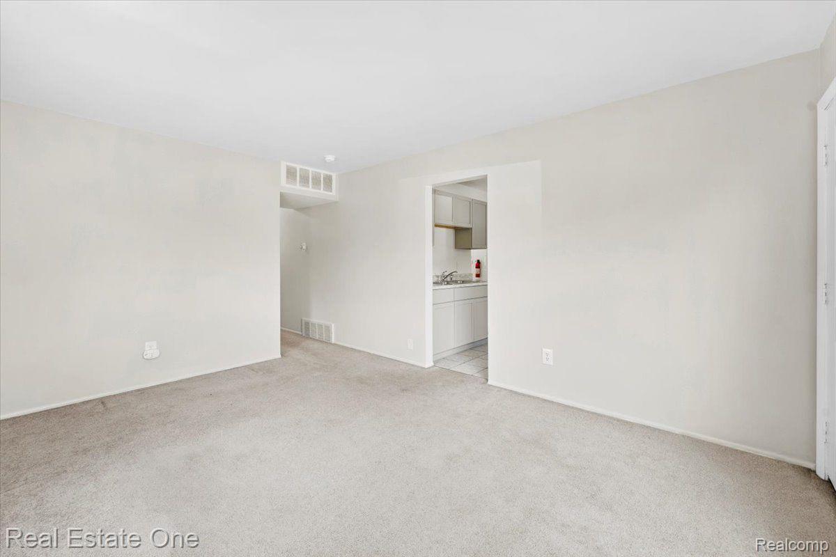 1423 REO Avenue
