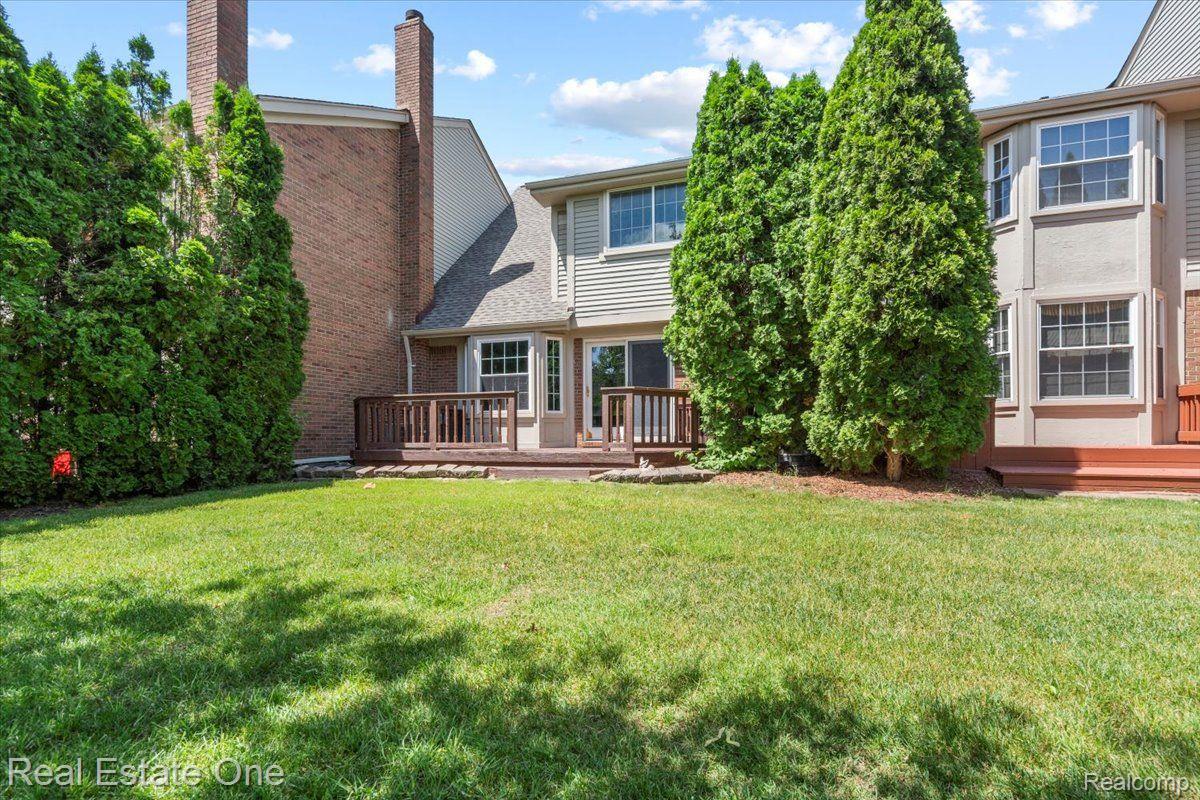 15868 GOLFVIEW Drive