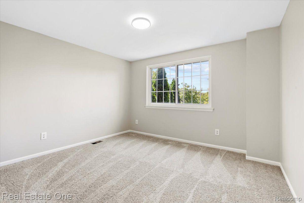 15868 GOLFVIEW Drive