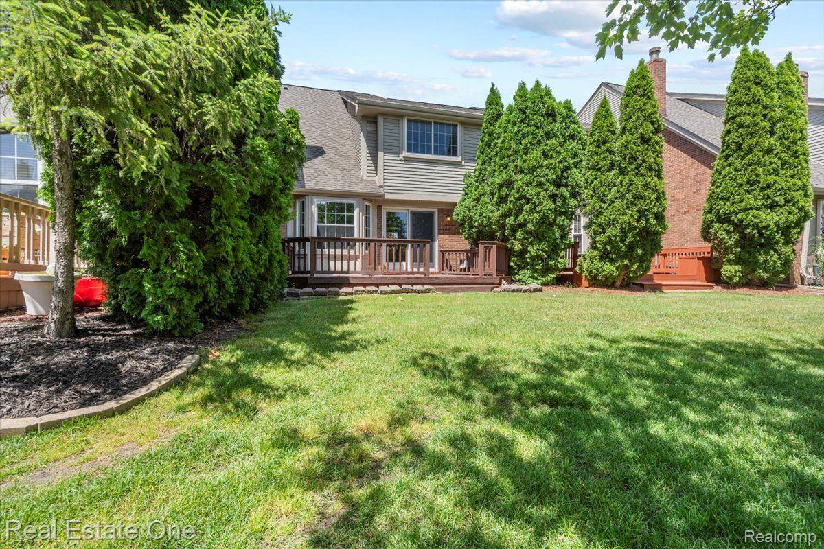 15868 GOLFVIEW Drive