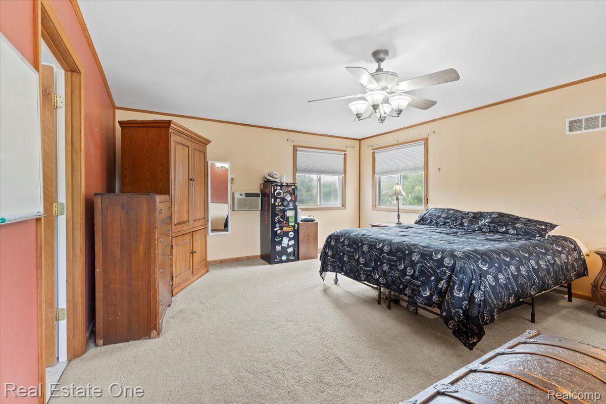 14125 WILLIAMSBURG Drive