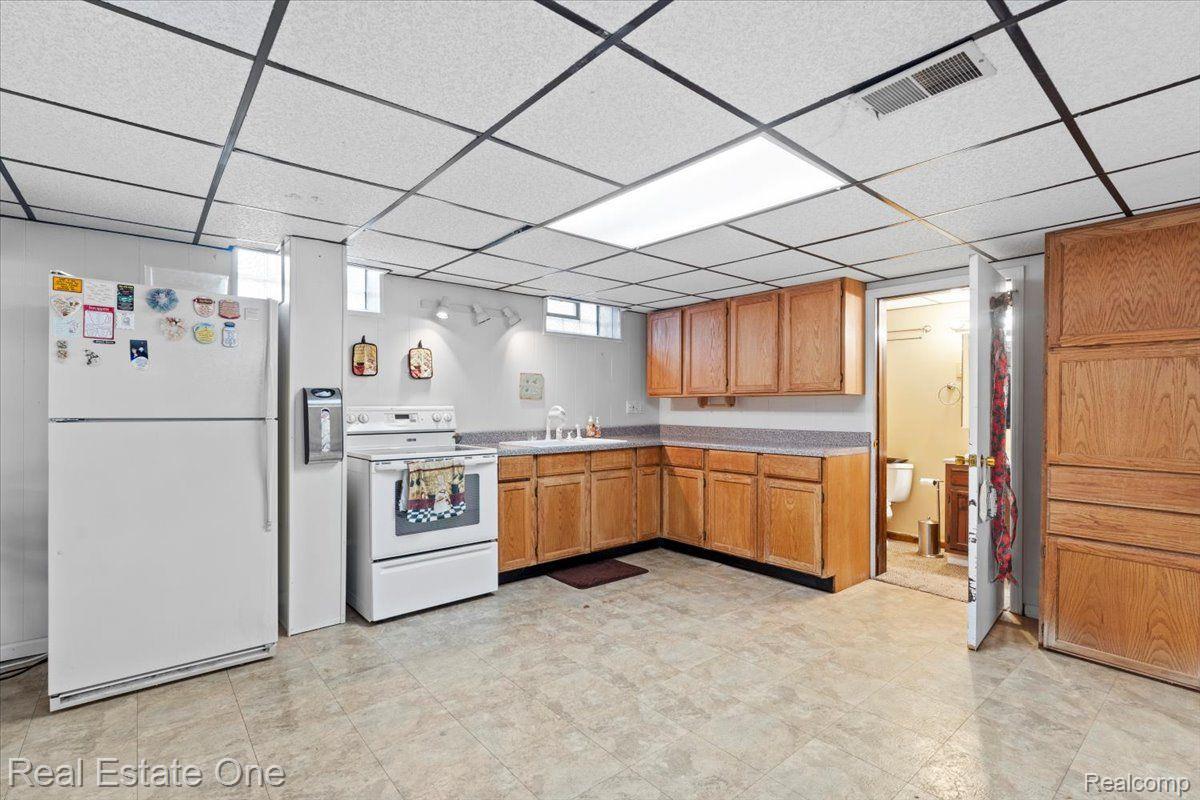 14125 WILLIAMSBURG Drive