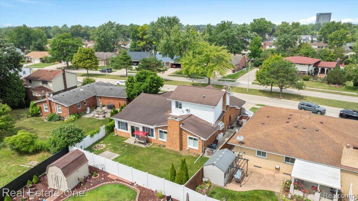 14125 WILLIAMSBURG Drive