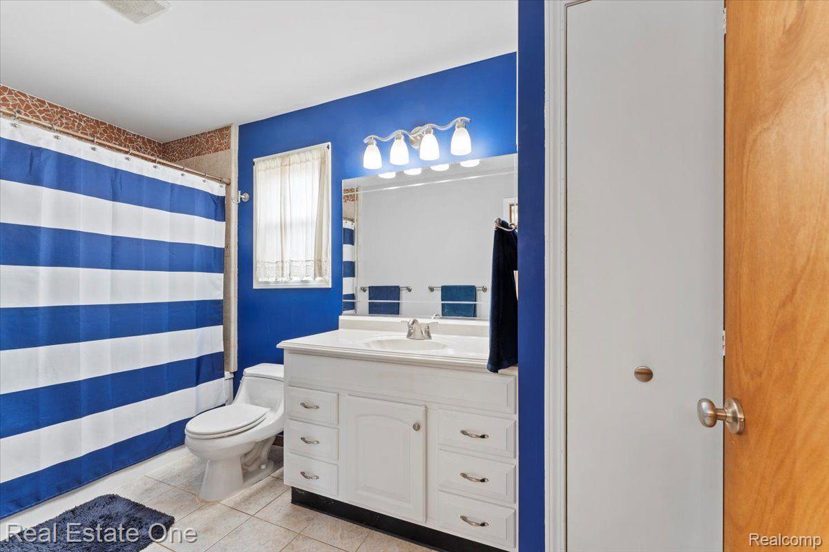 14125 WILLIAMSBURG Drive