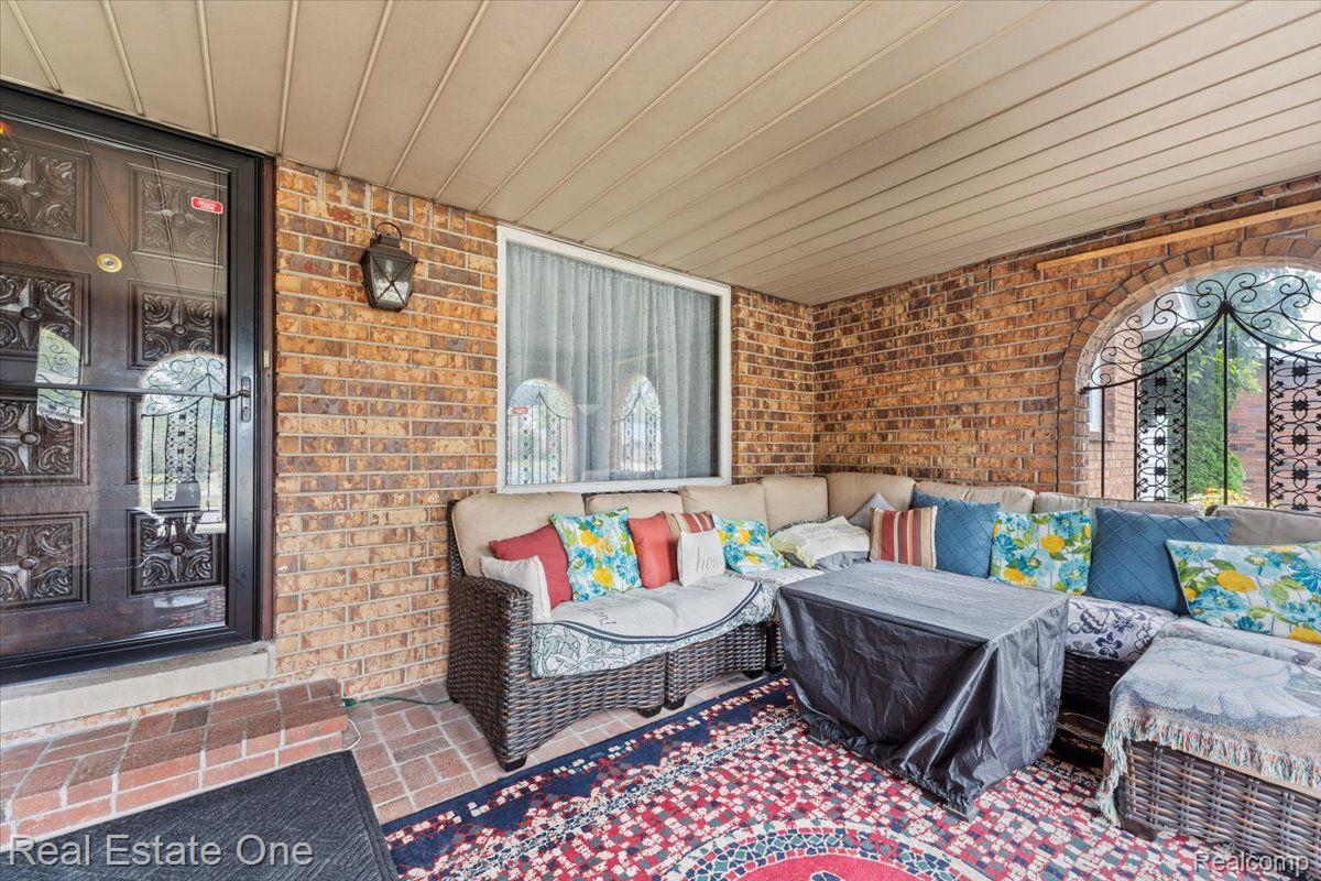 14125 WILLIAMSBURG Drive