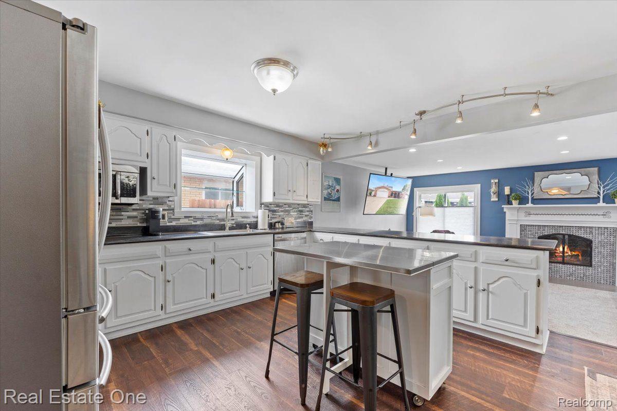 14125 WILLIAMSBURG Drive