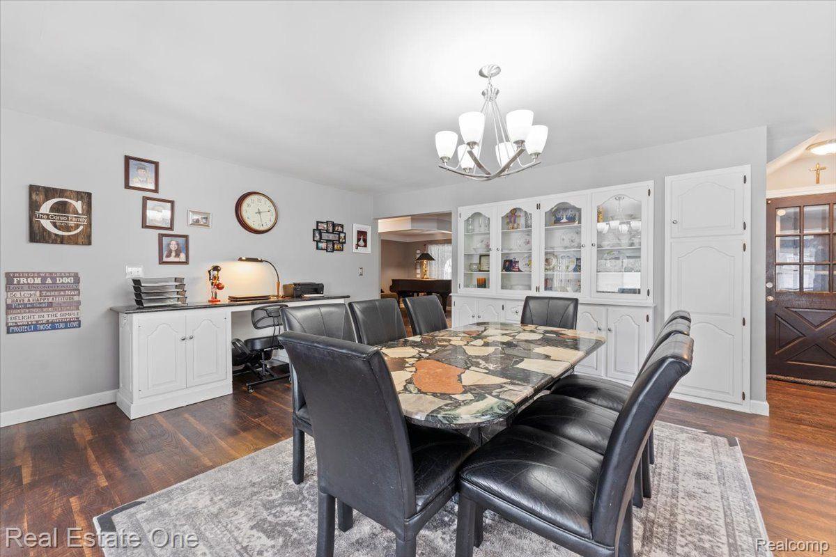 14125 WILLIAMSBURG Drive