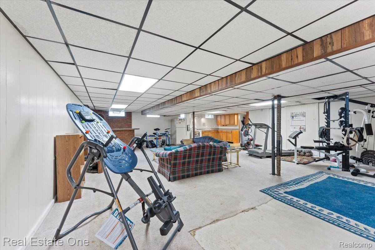 14125 WILLIAMSBURG Drive