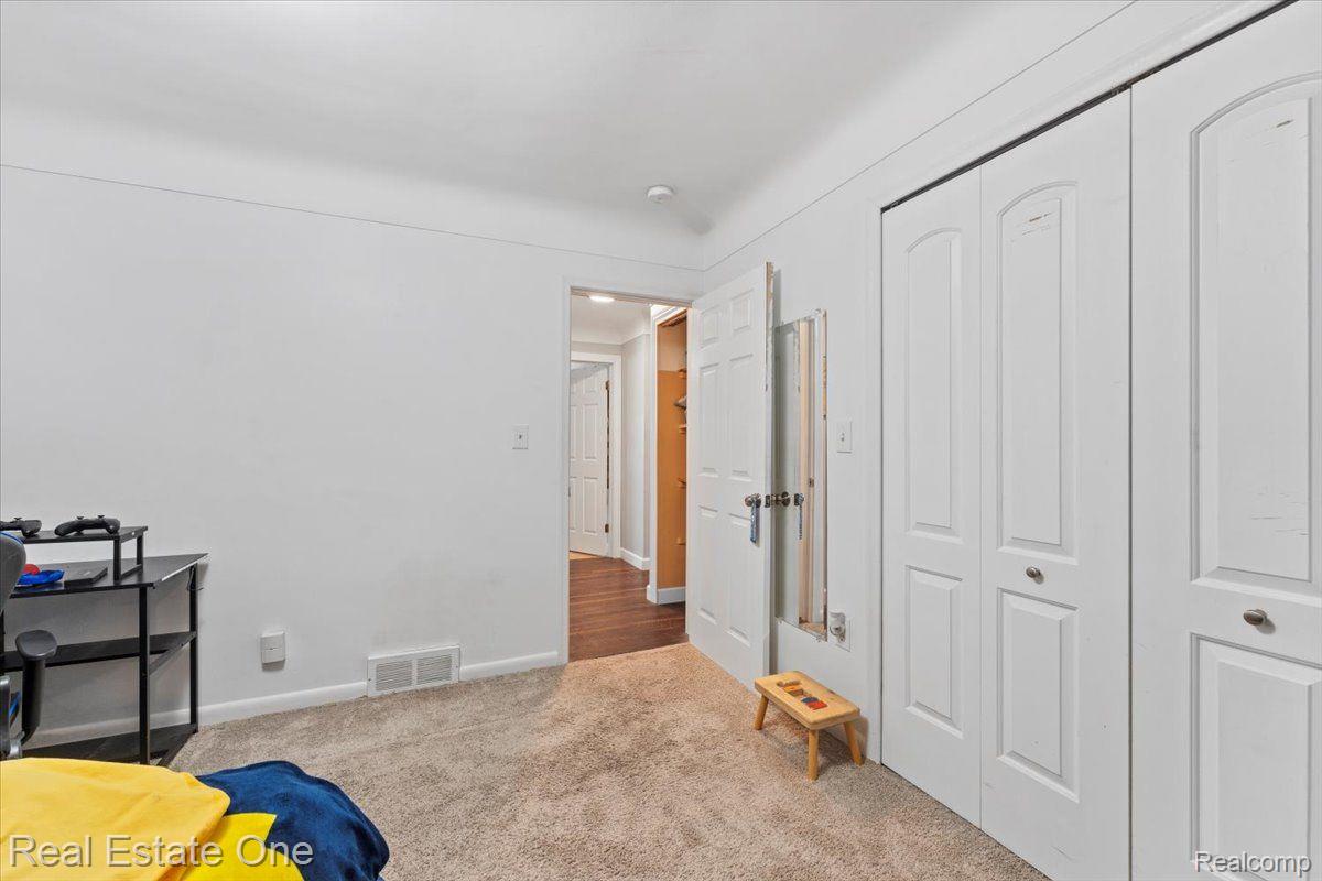 14125 WILLIAMSBURG Drive