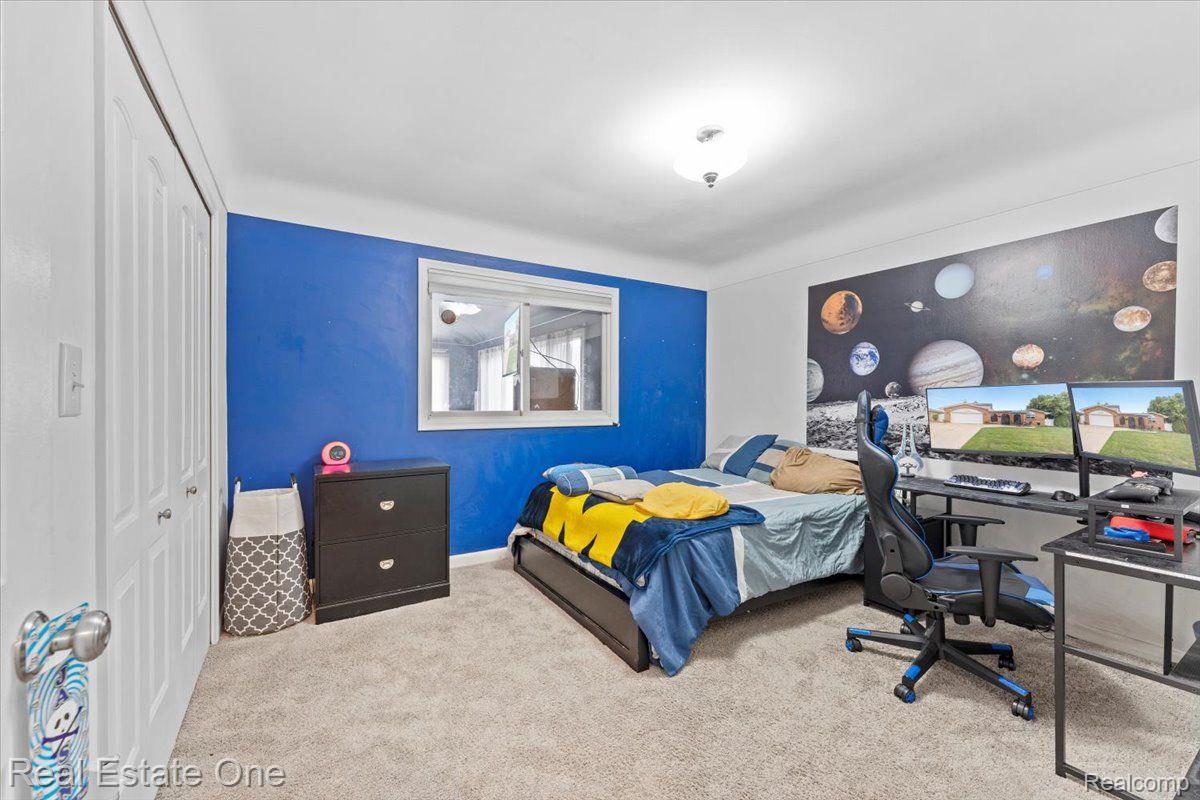 14125 WILLIAMSBURG Drive