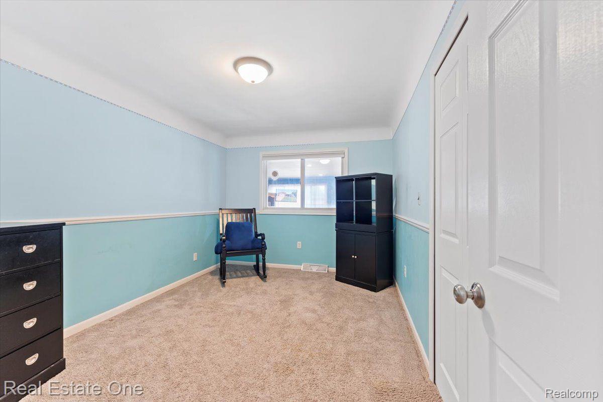 14125 WILLIAMSBURG Drive