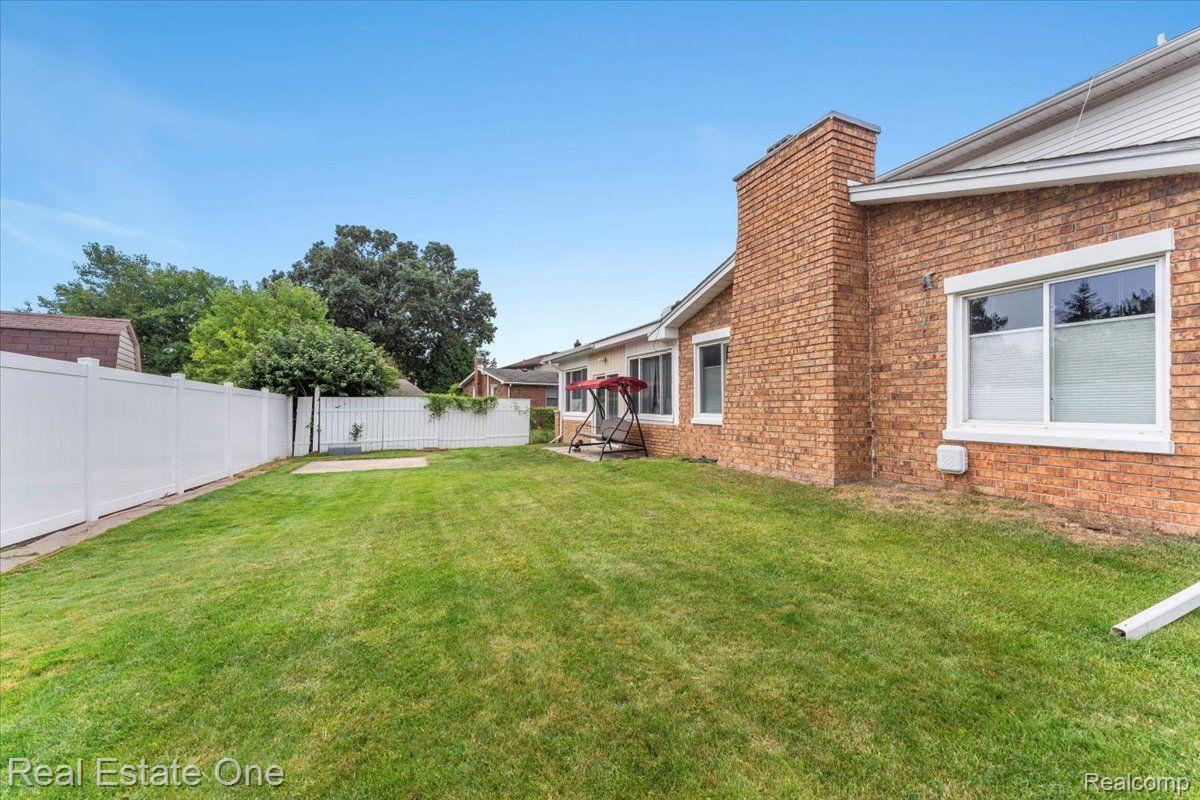 14125 WILLIAMSBURG Drive