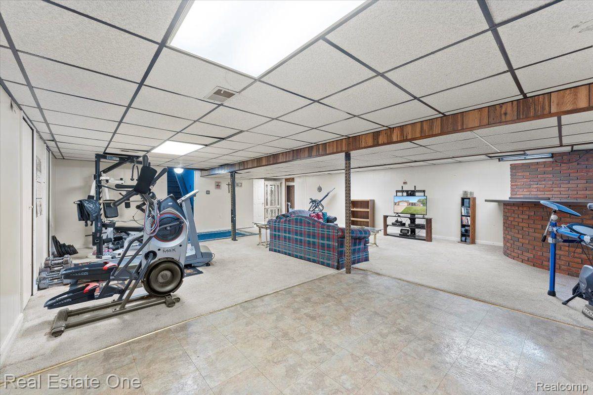 14125 WILLIAMSBURG Drive