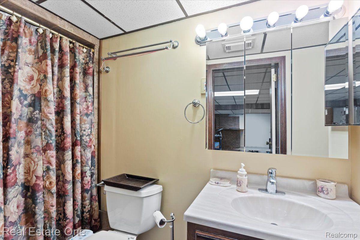 14125 WILLIAMSBURG Drive