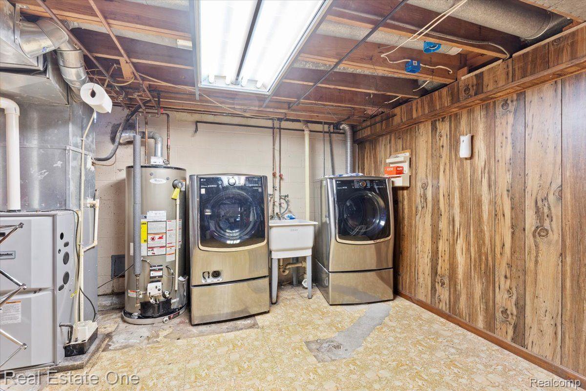 14125 WILLIAMSBURG Drive
