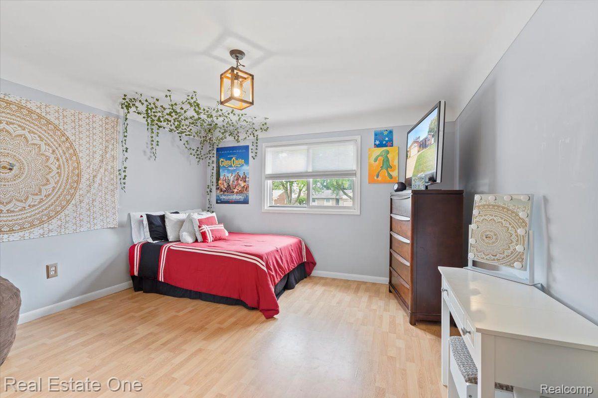 14125 WILLIAMSBURG Drive