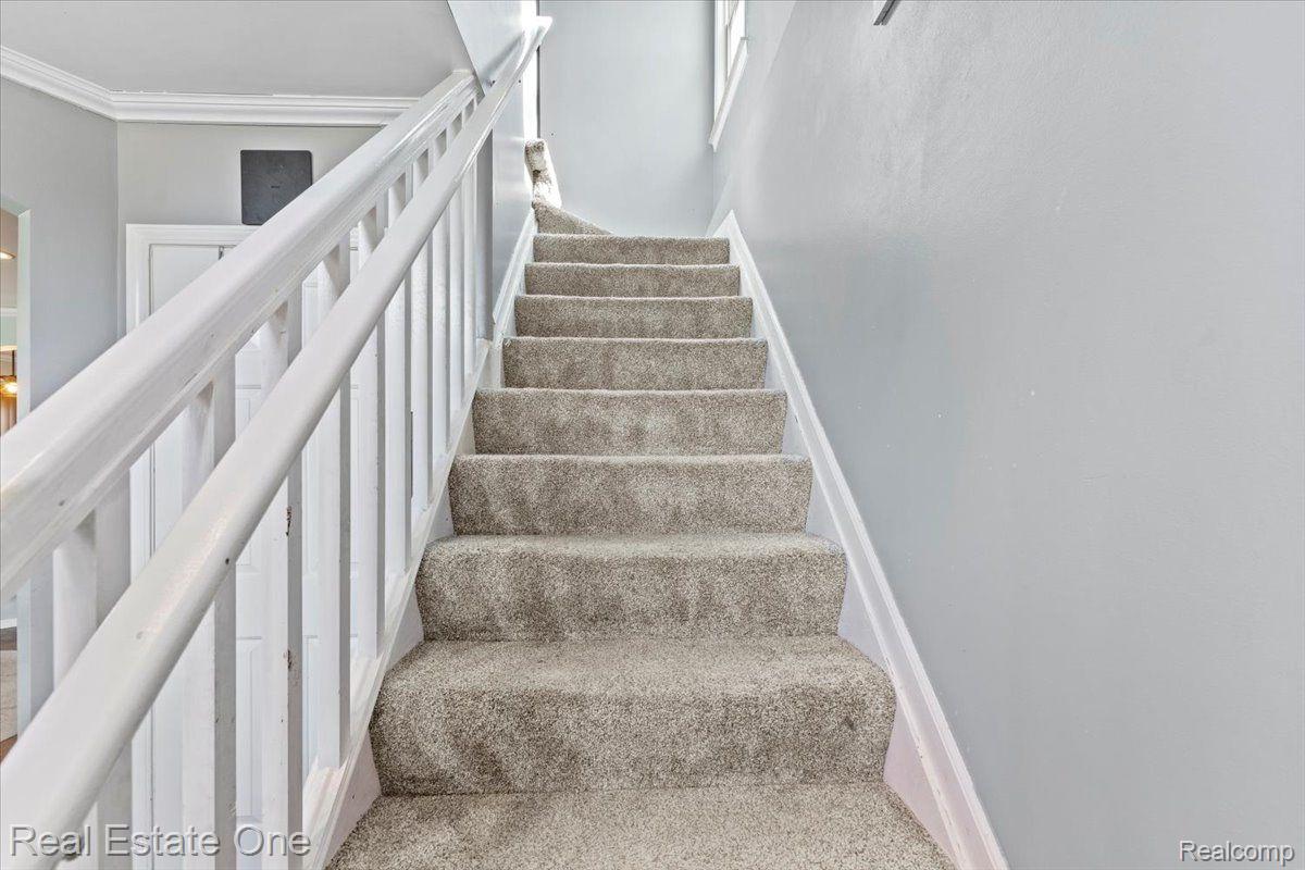 153 SAINT JOHNS Street